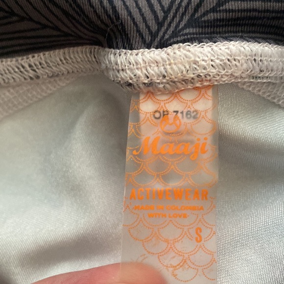 MAAJI Dazzling Capri leggings small - Picture 5 of 7